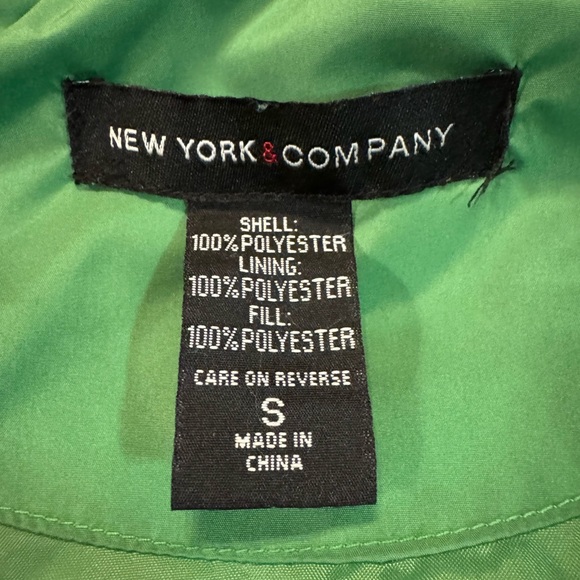 New York & Company Women’s Green Puffer Vest Zip & Snap Closure Size Small - Picture 5 of 6